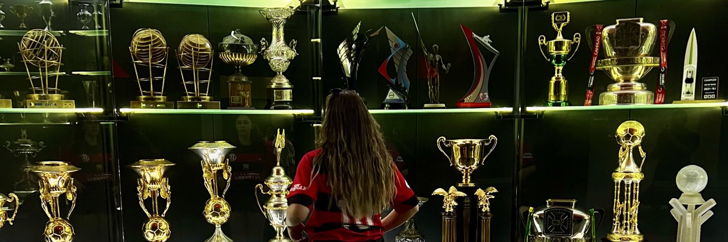rayenehardy's profile banner image