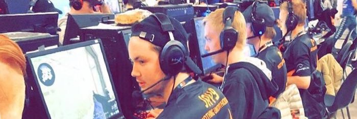 ezrcsgo's profile banner image