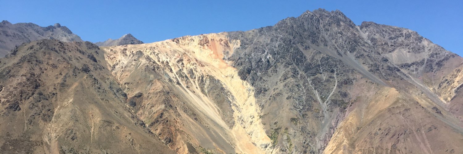 Miss Smith 🌋📚 banner