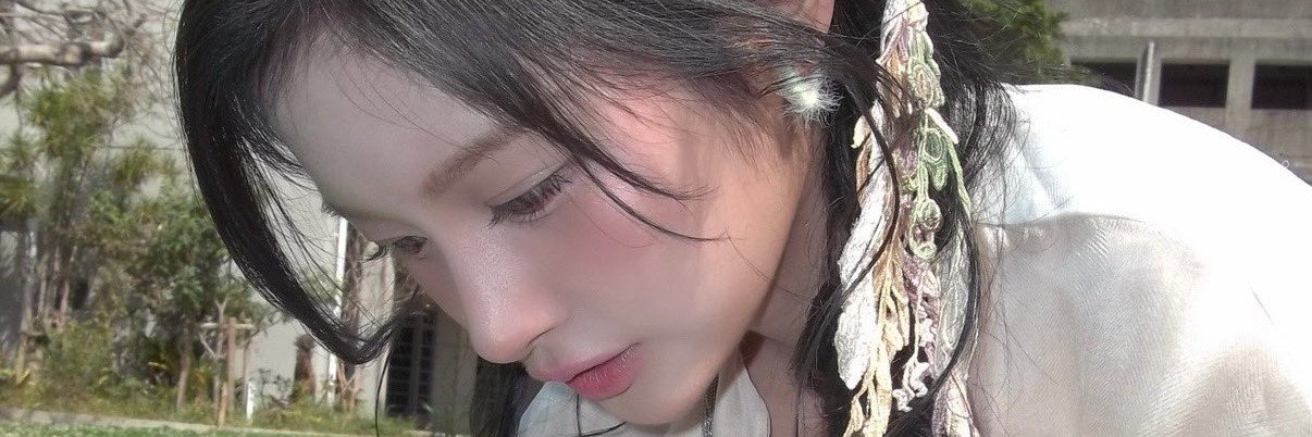 zullyoone's profile banner image