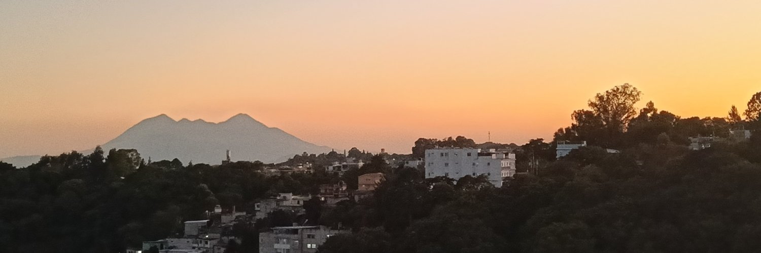 luisbecerragt's profile banner image