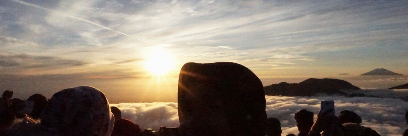 RiaAndrn's profile banner image