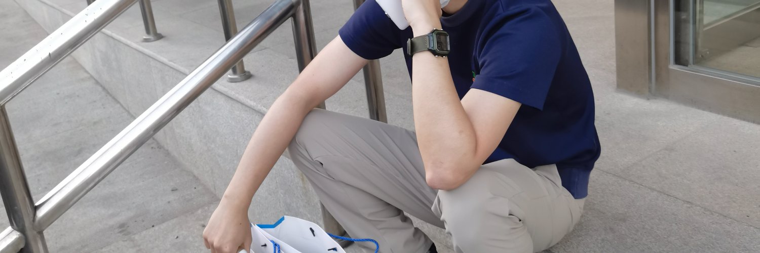reaxu's profile banner image