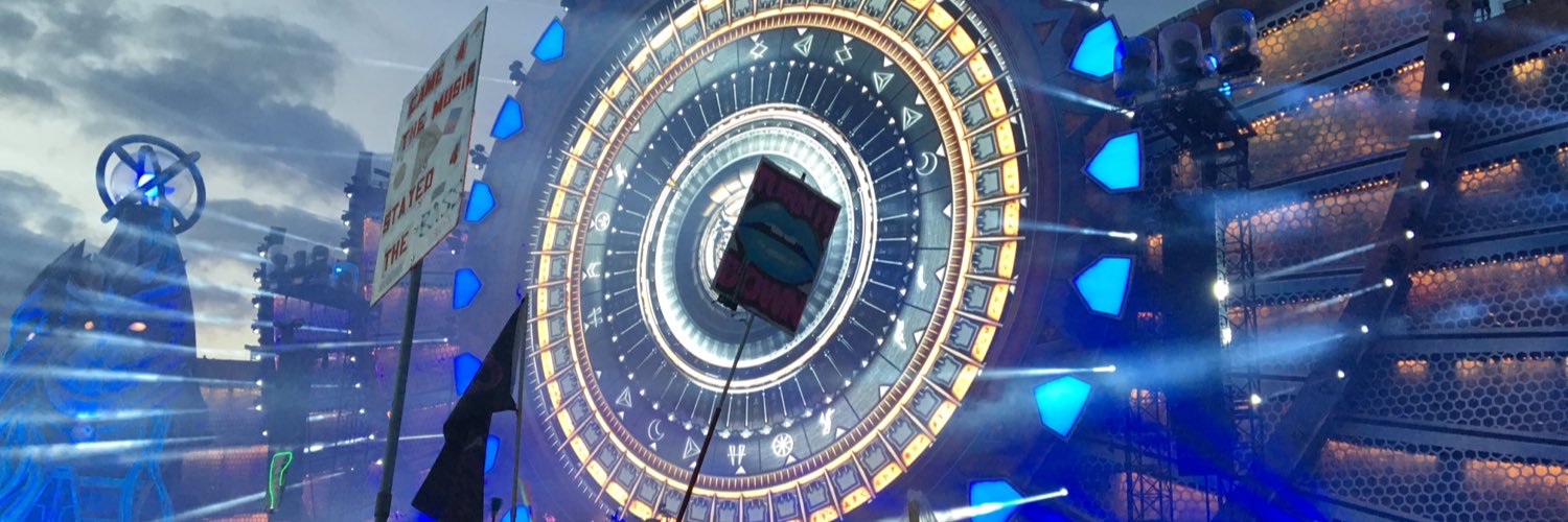 lindsmartini's profile banner image