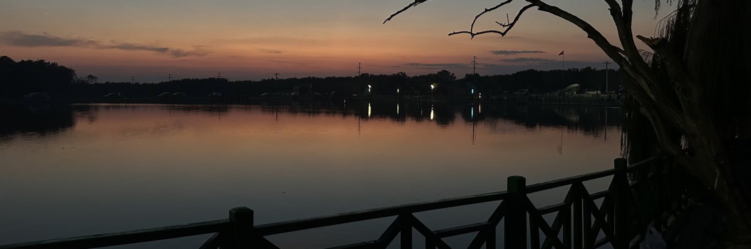 gkslstr's profile banner image