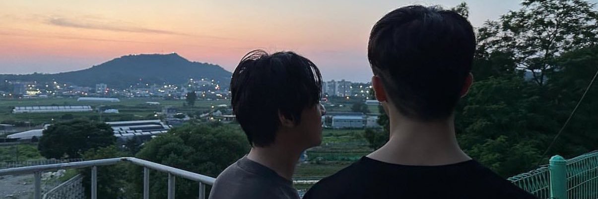 sunfloxlion's profile banner image