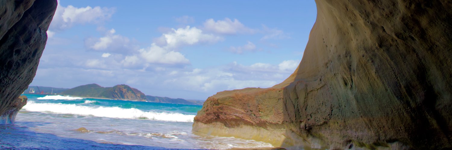 oukacou's profile banner image