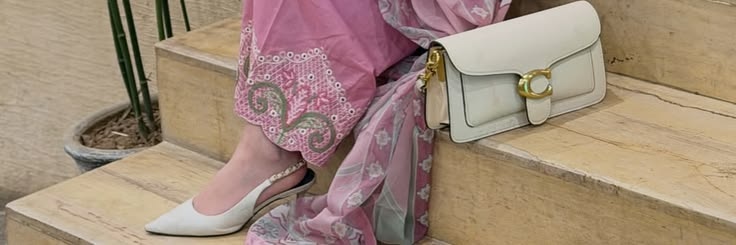 sarah sanders banner