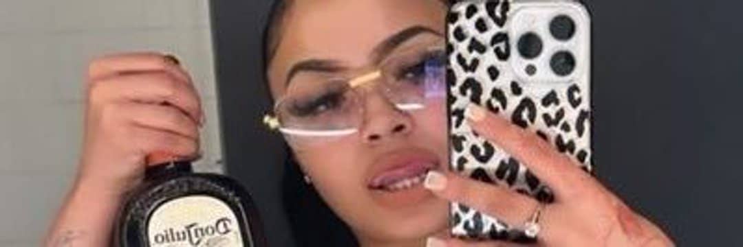 Your favorite girl jas mine 🌺🌷 banner