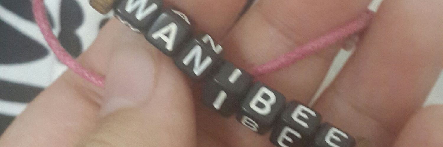 bee_wani's profile banner image