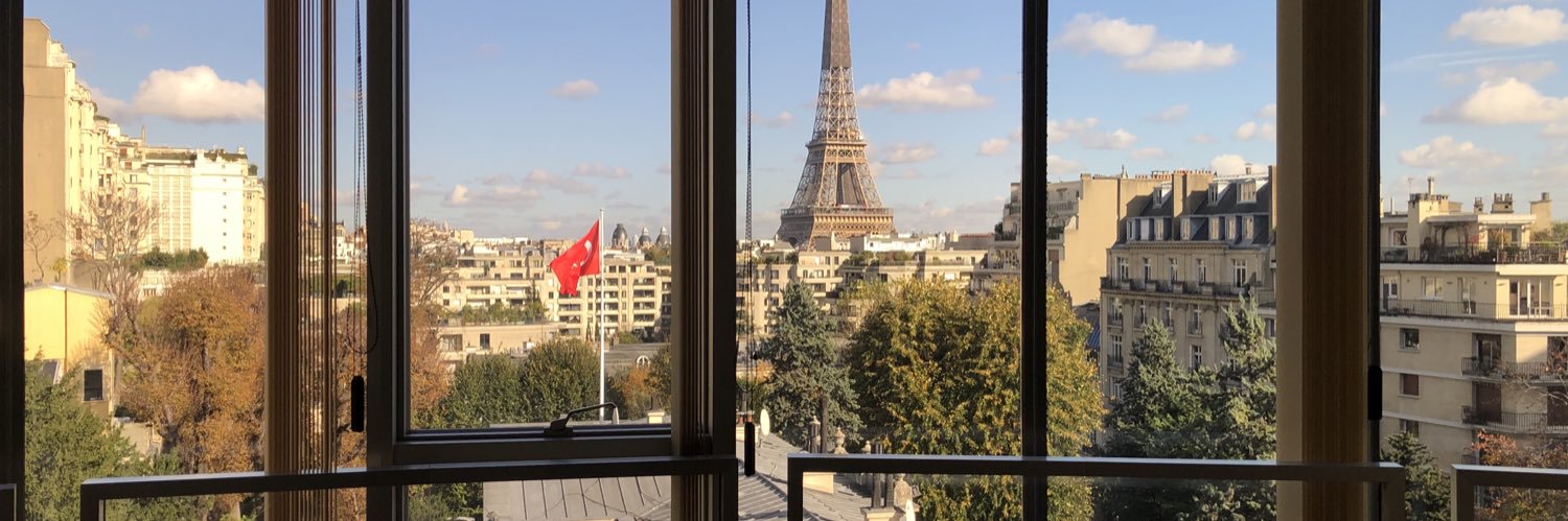 Türkiye in France's banner