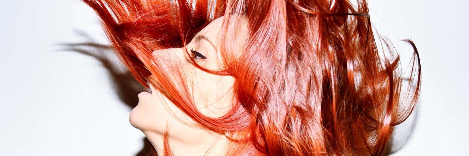 laly10_'s profile banner image