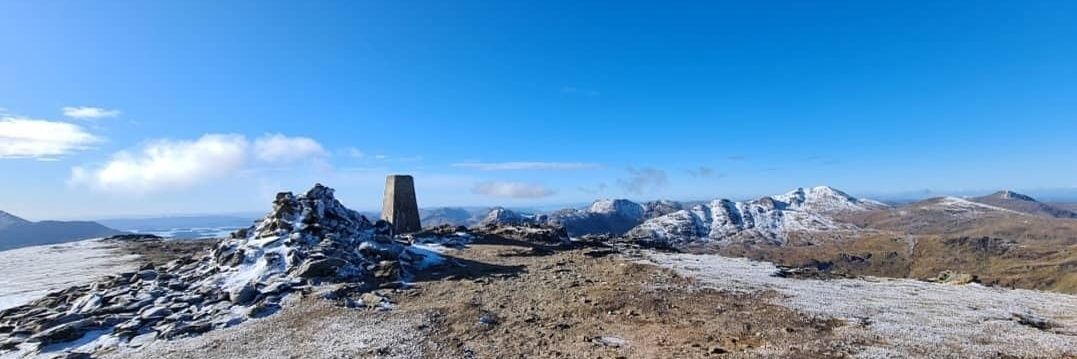 Ellys Feather banner