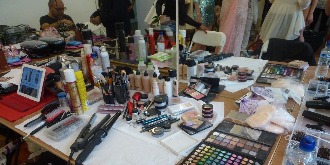 Babs Forman make-up banner