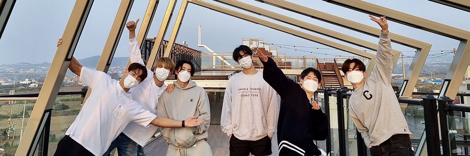 lovingmxmh's profile banner image