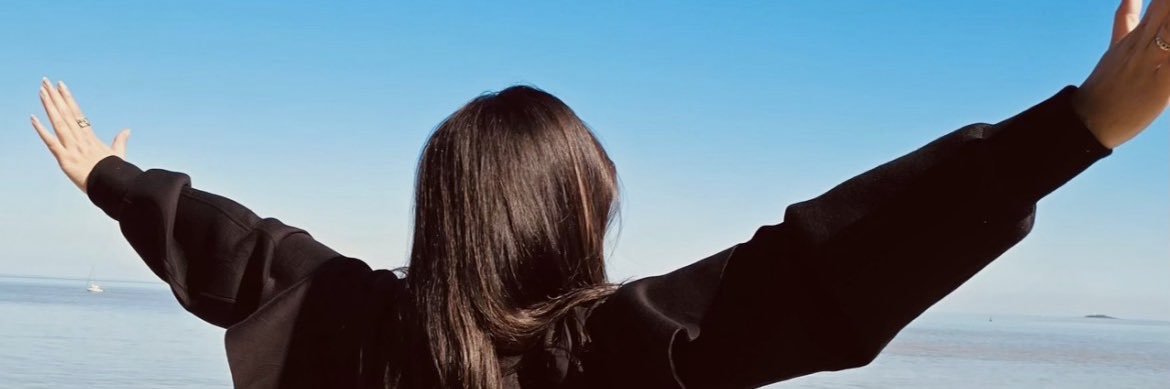 landalejandra's profile banner image