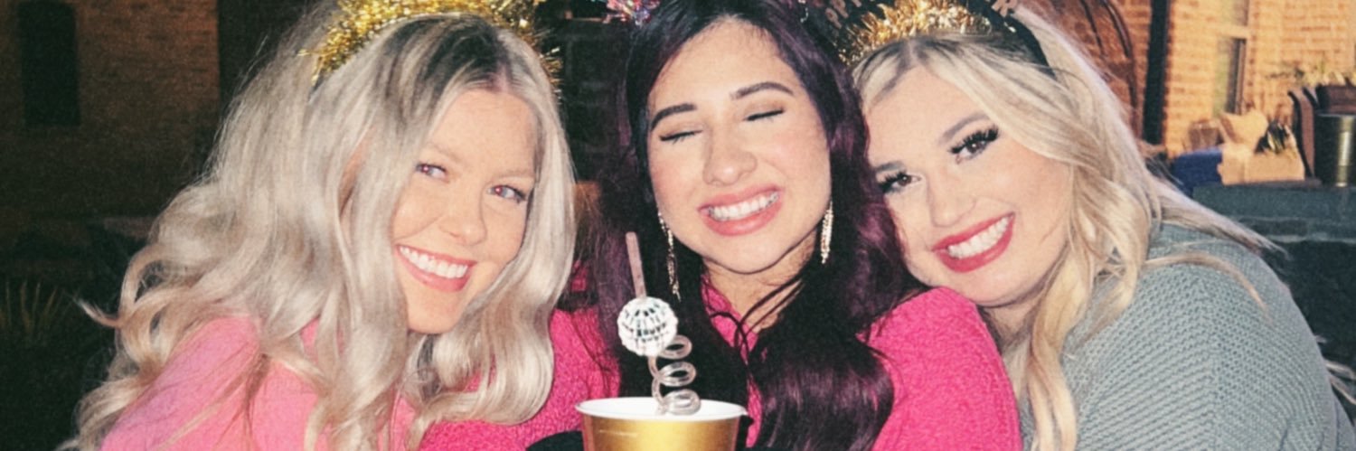 s y d 🤍 banner