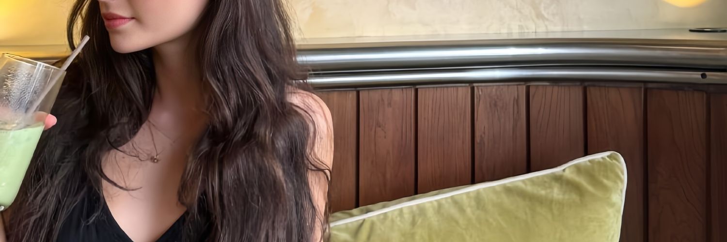 H banner