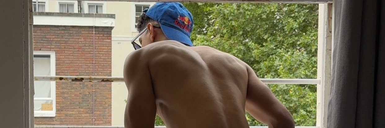 H banner