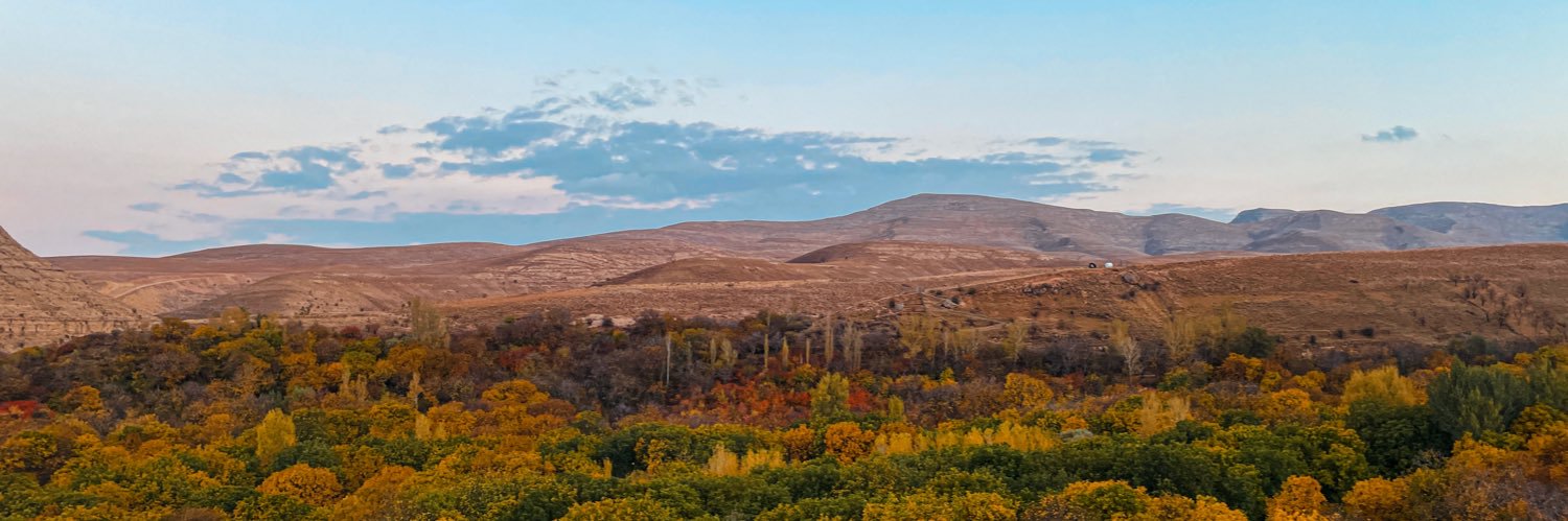 با‌سرزمین‌تر از باد banner