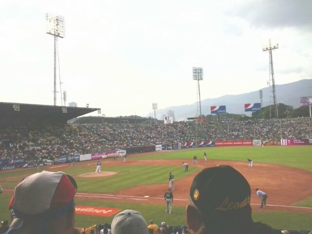 Victoria 💙🩷 banner