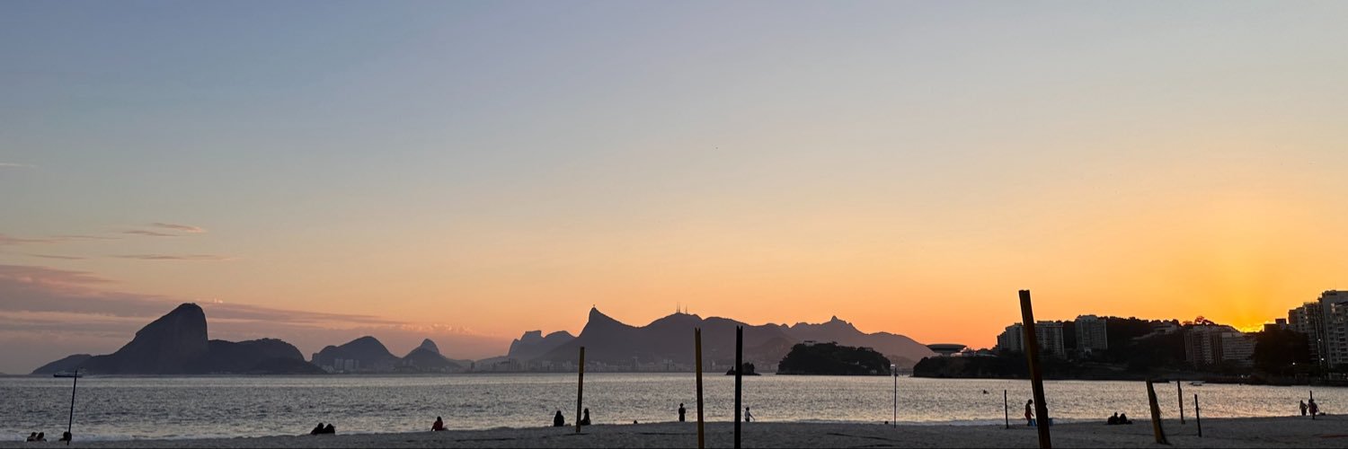 Paolla_Guez's profile banner image