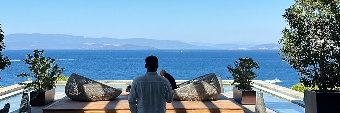 alyedh_m's profile banner image