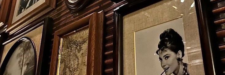 H banner
