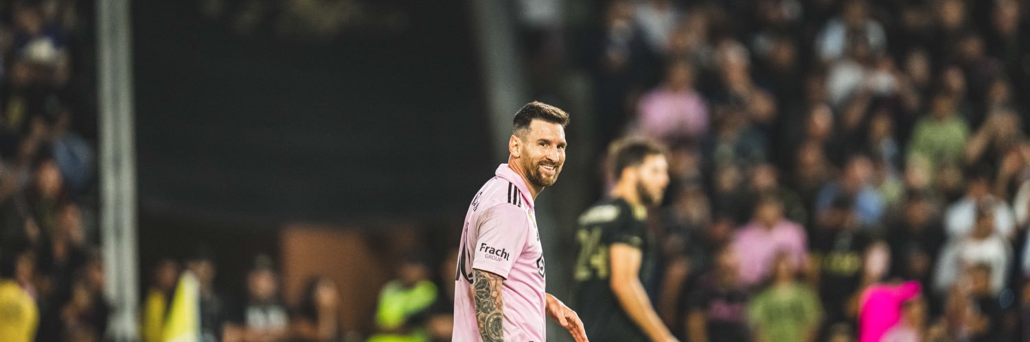 Messi and Co.'s banner