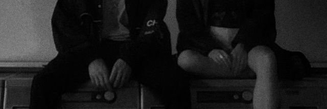 / banner