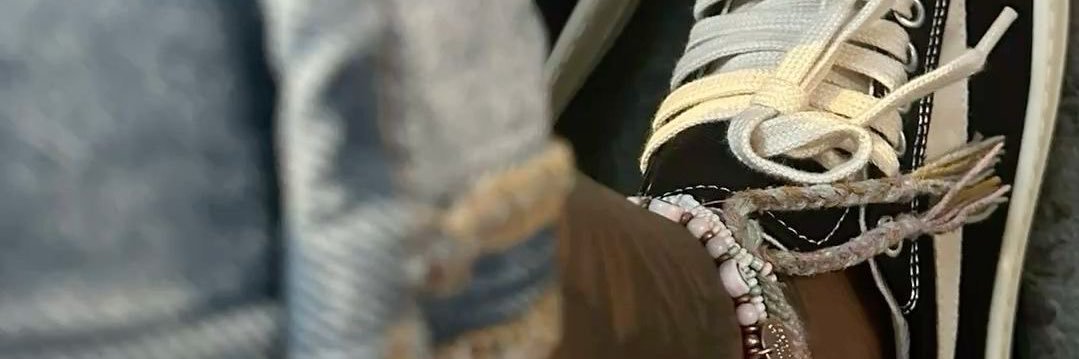 just monét's banner