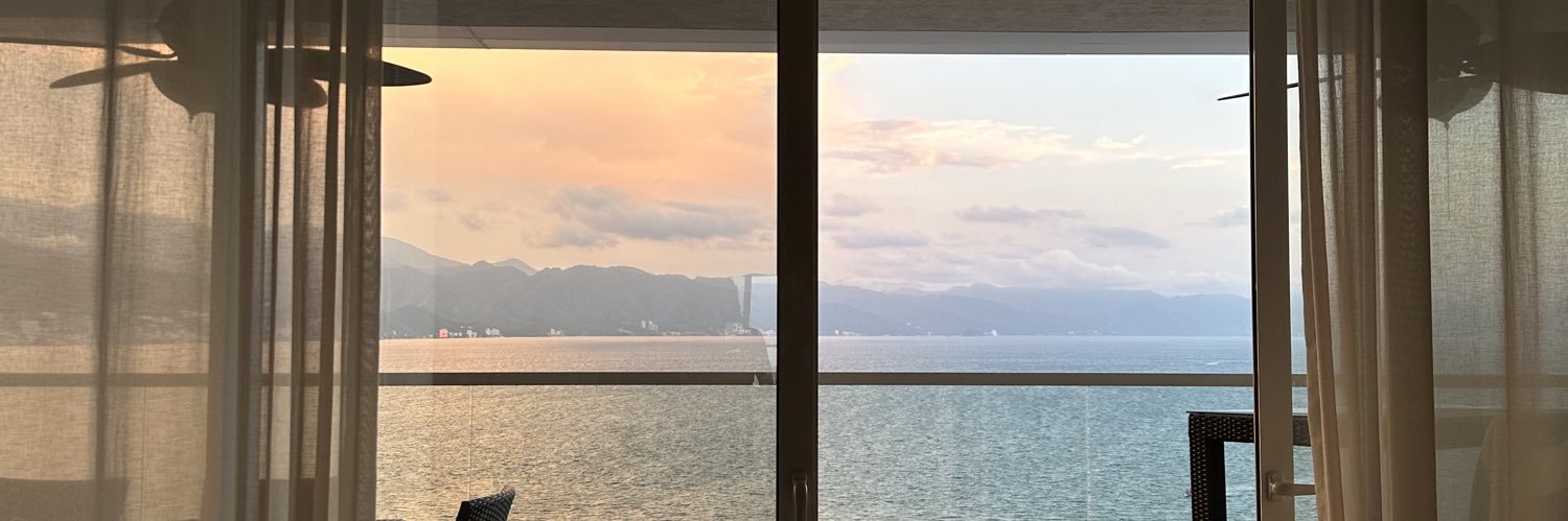 ximenalopezv's profile banner image