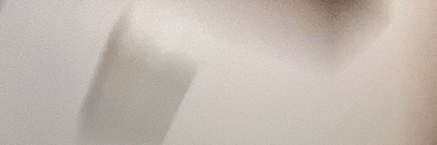 H banner