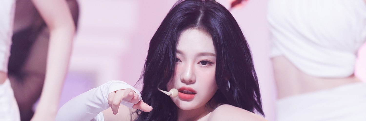 Angela06012075's profile banner image