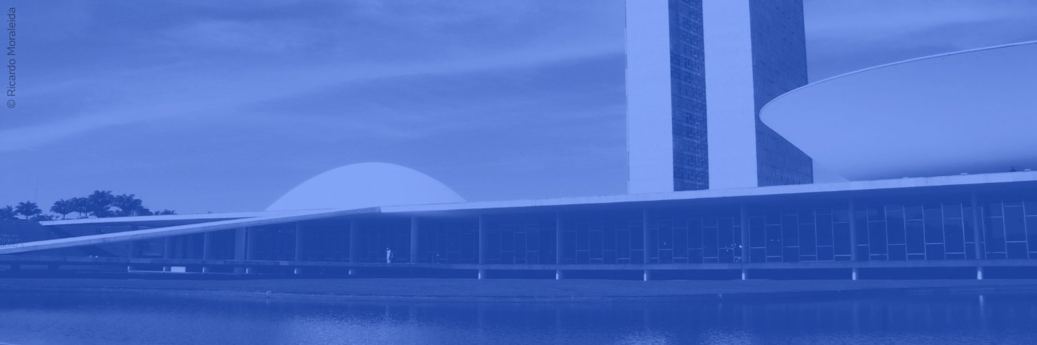 UOL Política banner