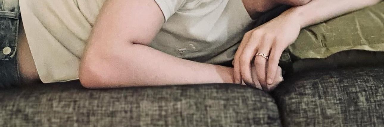 Yoyi-| AU on 📌 banner