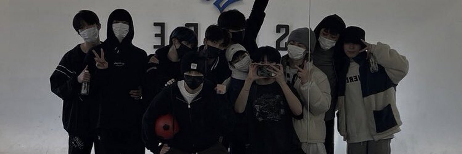 제현 banner