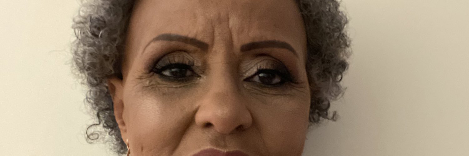 son_regina's profile banner image