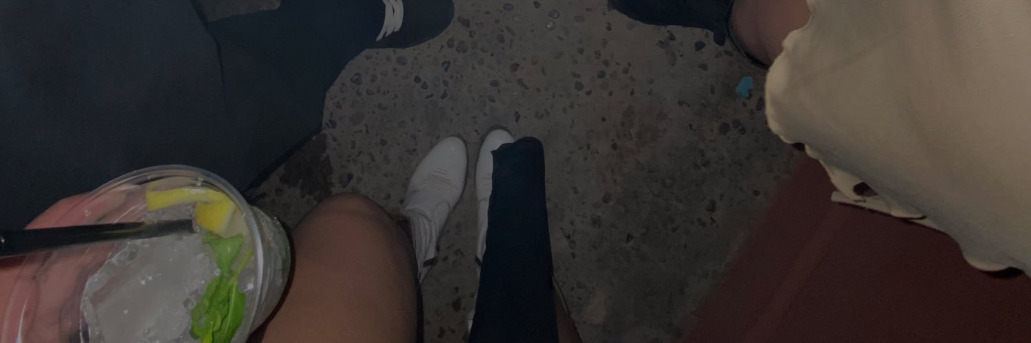 valeguzmann_'s profile banner image