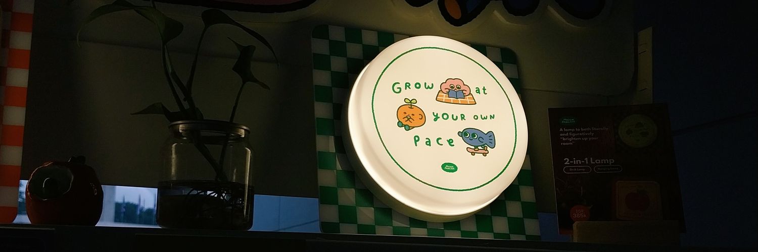 llonelune's profile banner image