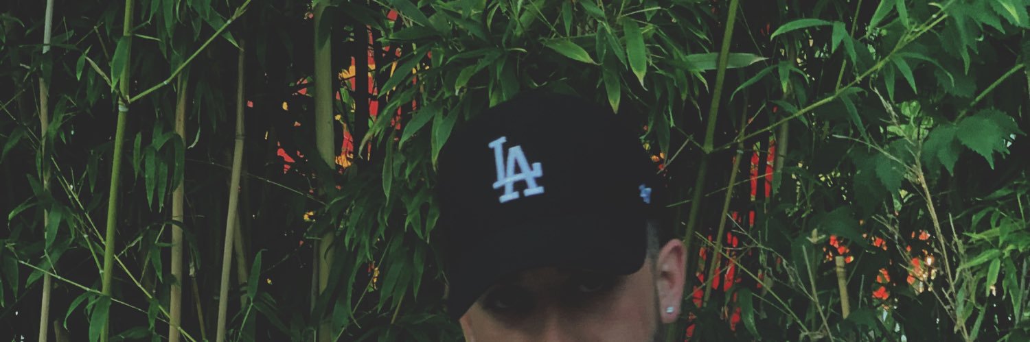 1avstn's profile banner image