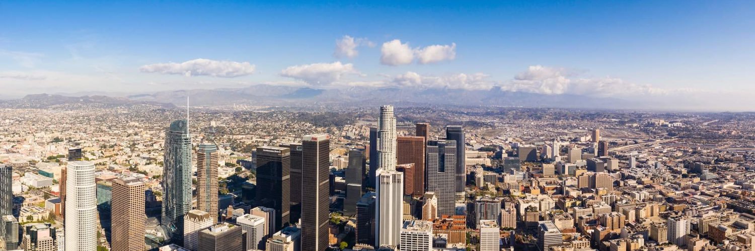 Kevin de León banner