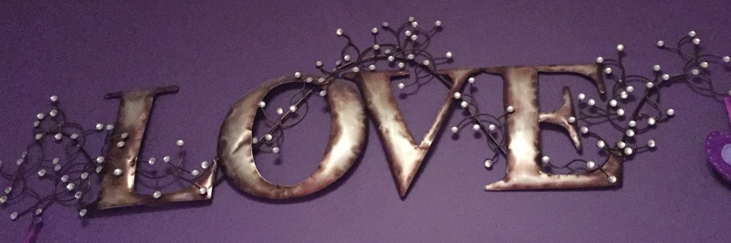 lanieb79's profile banner image