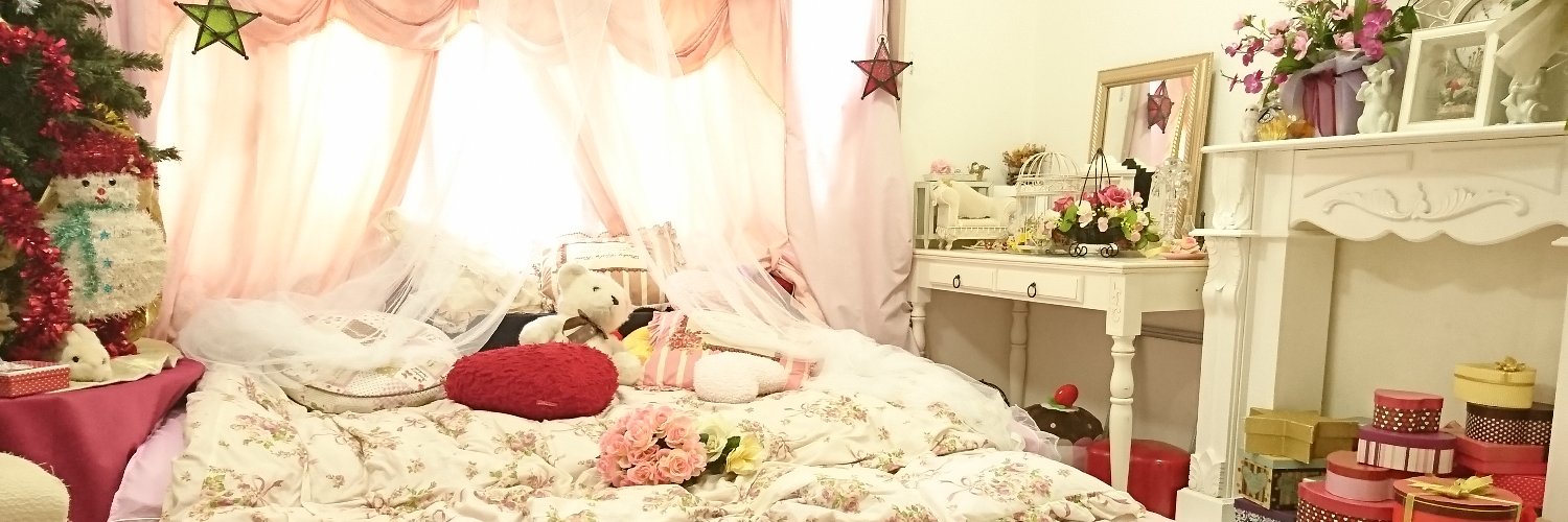 MaePhotoStudio's profile banner image