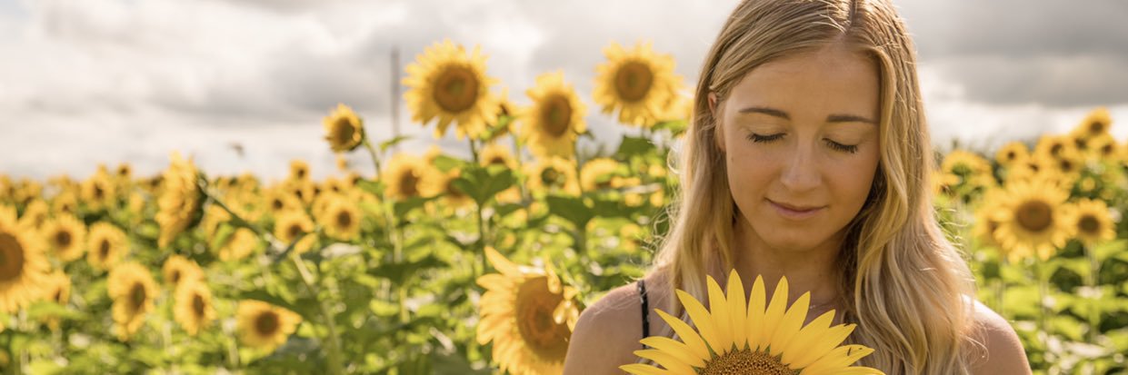 ellie_jaeger's profile banner image