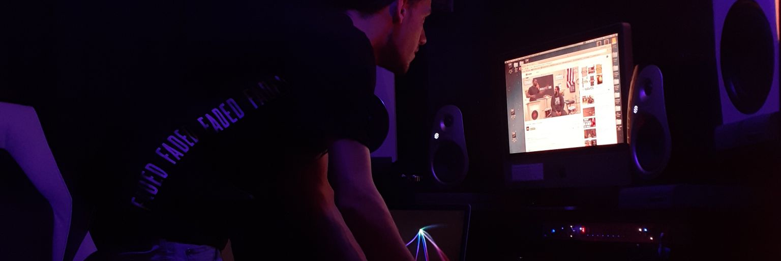 SoundLuxx Recording Studio banner