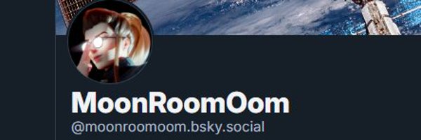MoonRoomOom Profile Banner