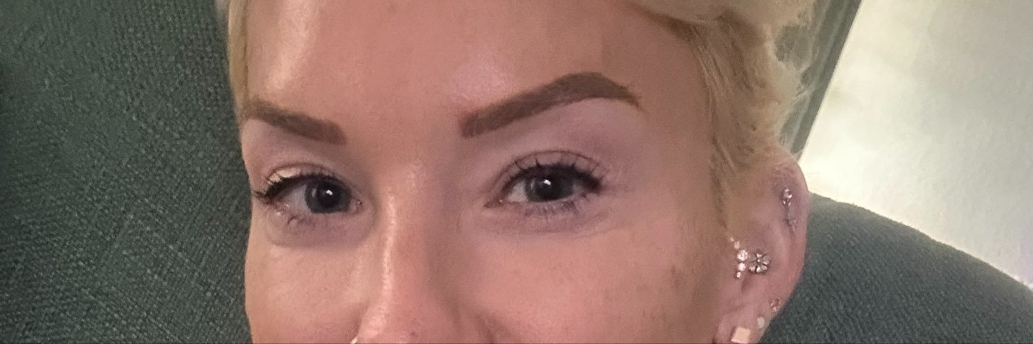 magicnthemirr0r's profile banner image