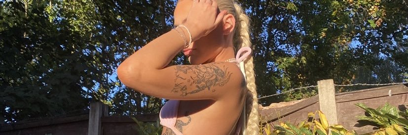 elizzieparry's profile banner image