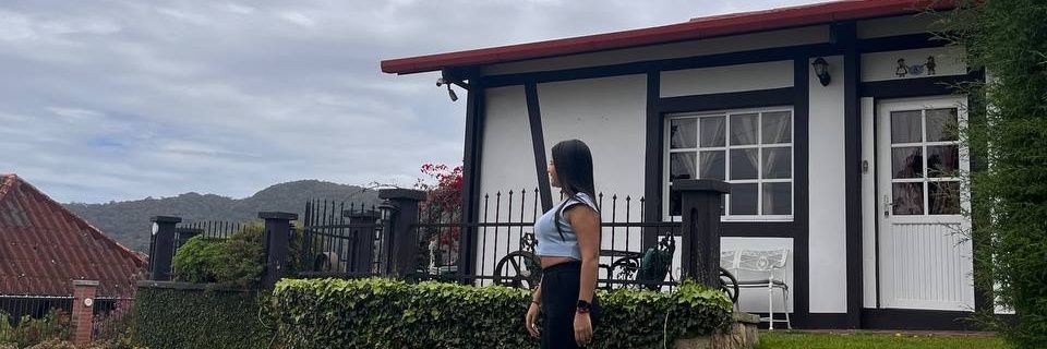 hillarybarron_'s profile banner image